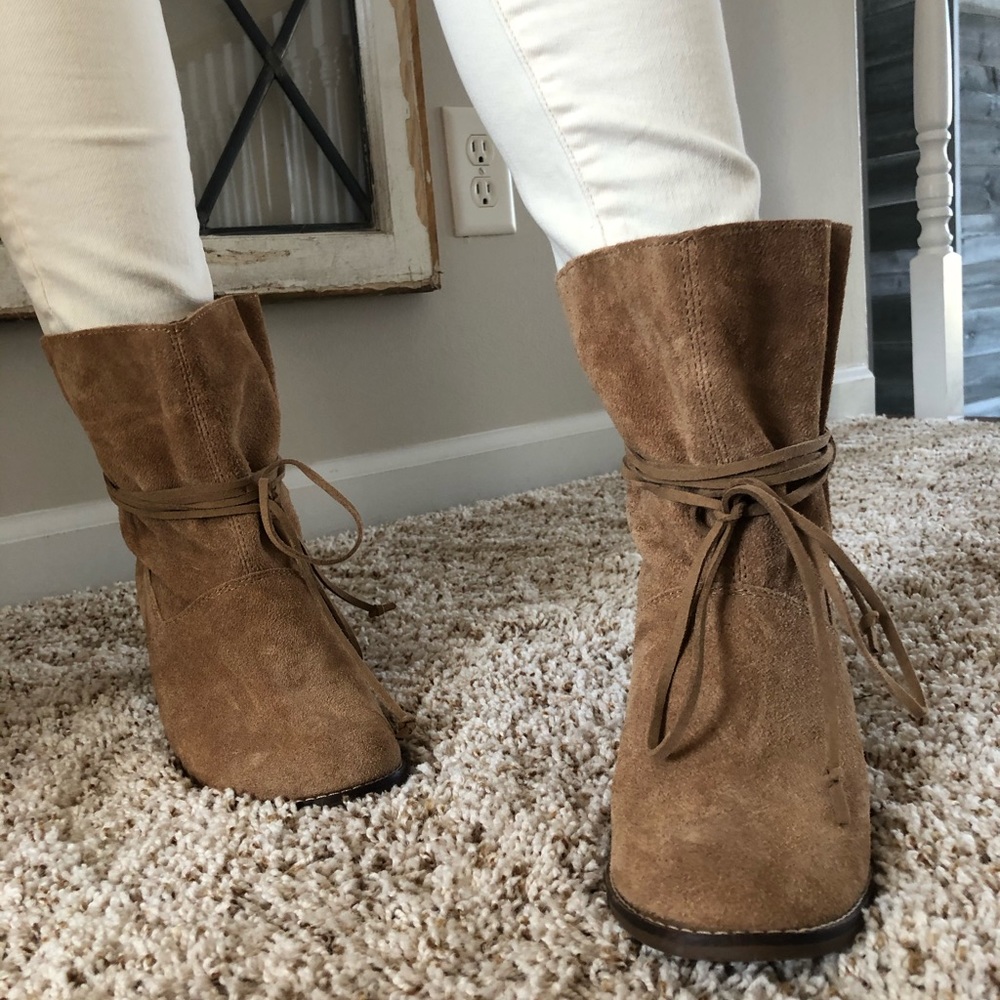 Toms boots!! Worn one time! - Picture 3 of 3